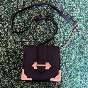 Olivia Miller Mini Trunk Black And Gold Handbag/Clutch ❤️